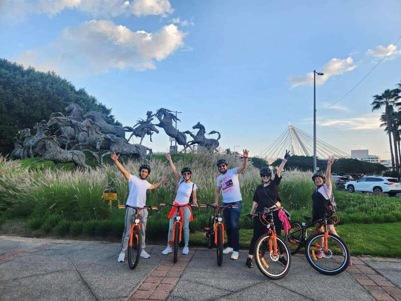 Guadalajara: Bicycle tour of the city visiting places of interest. - Exploring Guadalajara’s Iconic Landmarks: Arcos Vallarta and Glorieta Minerva