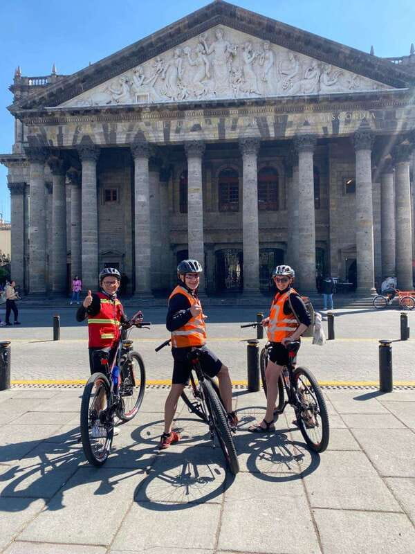Guadalajara: Bicycle tour of the city visiting places of interest. - Practical Aspects: Equipment, Flexibility, and Group Size
