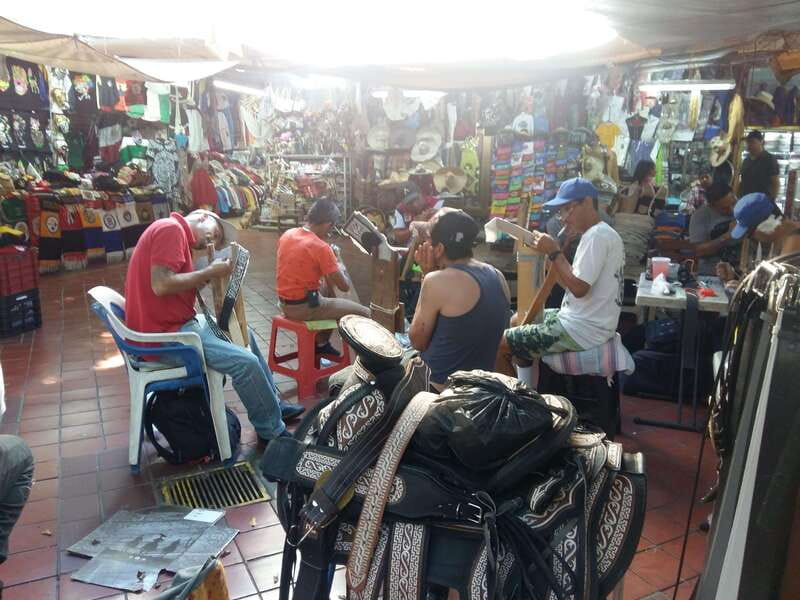 Guadalajara: Culture, Architecture, and Market Walking Tour - Visiting Instituto Cultural de Cabañas and Its Murals