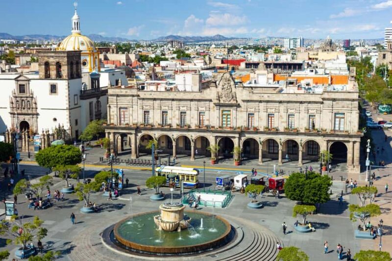 Guadalajara Family Adventure - Private Walking Tour - Exploring Guadalajara Cathedral’s Gothic and Neoclassical Features