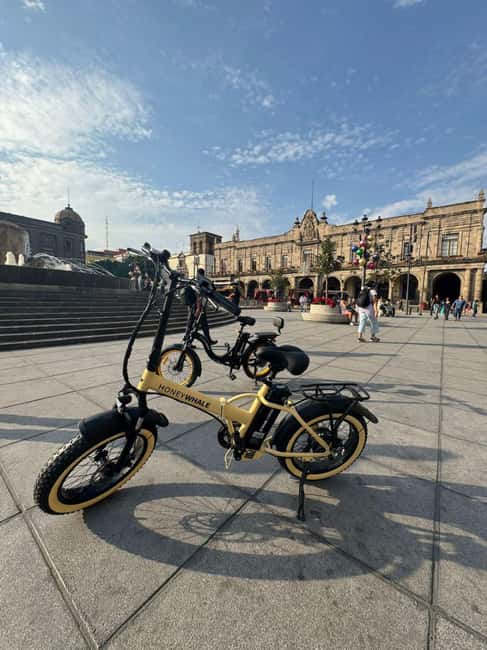 Guadalajara: Fun electric bike tour. - Discovering Chapultepec’s Fountains and Tree-Lined Paths