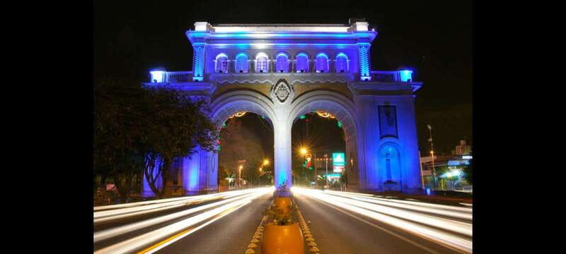 Guadalajara: Guided Tlaquepaque Night Tour with Hotel Pickup - The Experience of Guides and Commentary