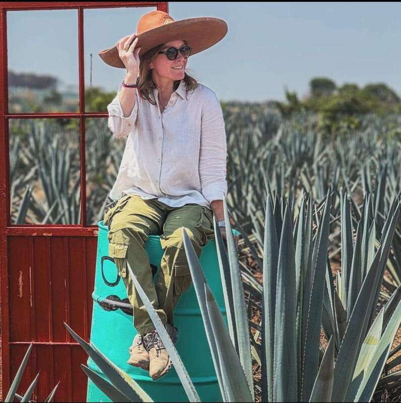 Guadalajara: Premium Tequila Tour with Tastings and Pairings - Food, Drink, and Entertainment at Cantaritos el Guero