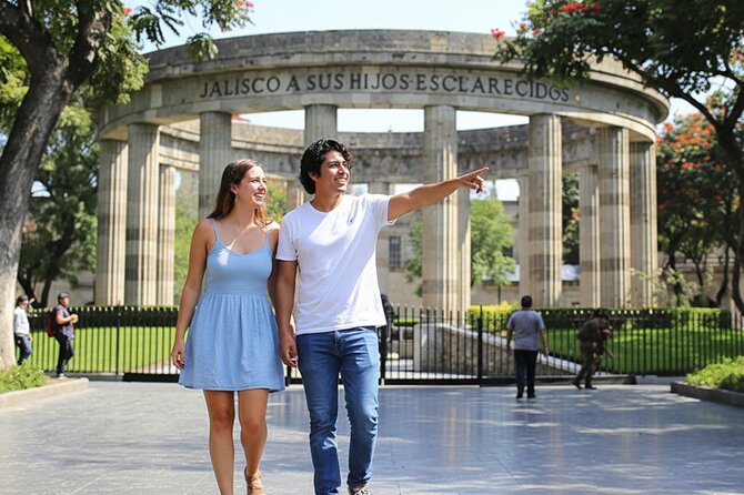 Guadalajara Private Custom Tour with a Local: Highlights & Gems - Starting at the Rotonda de los Jaliscienses Ilustres