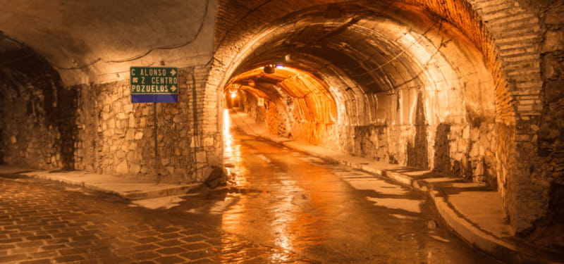 Guadalajara - Sierra Gorda by Motorcycle: SM Allende, Bernal, Guanajuato - Visiting San Joaquin, the Gateway to Adventure