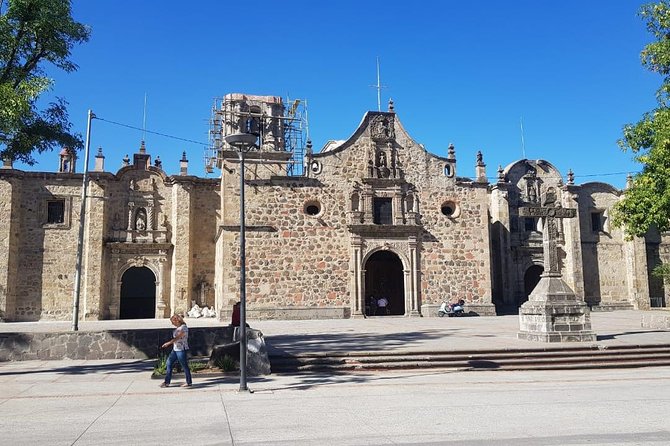 Guadalajara's Best Cultural Tour - The Art of Murals and Cultural Symbols