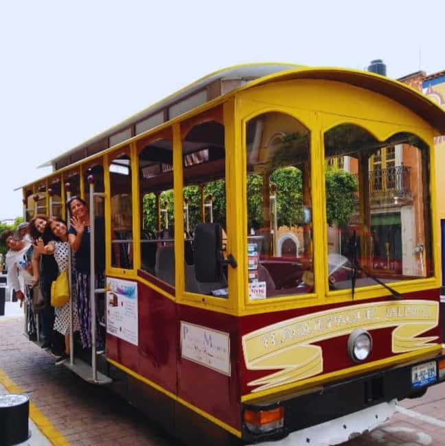 Guadalajara:Tlaquepaque Tramway Tour +Tile Painting & Drinks - Exploring Artisanal Markets and the Raspado Dessert at Plaza Amantolli