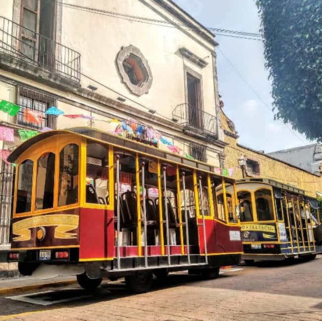 Guadalajara:Tlaquepaque Tramway Tour +Tile Painting & Drinks - Visiting the Museo Pantaleon Panduro and the Giant Tlaquepaque Letters