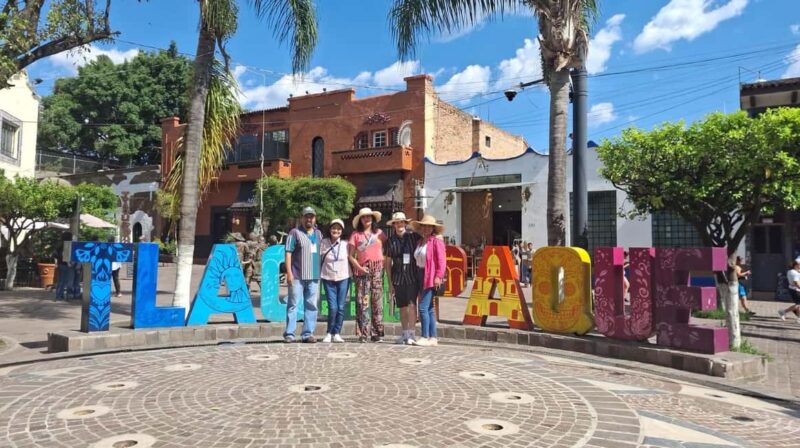 Guadalajara:Tlaquepaque Tramway Tour +Tile Painting & Drinks - Final Stop at Plaza Pavo Real and Regional Product Shopping