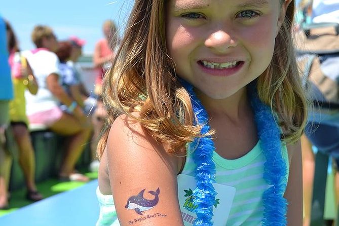 Guaranteed Dolphin Sighting Tour on Tropics Boat Tours - Group Size and Tour Atmosphere