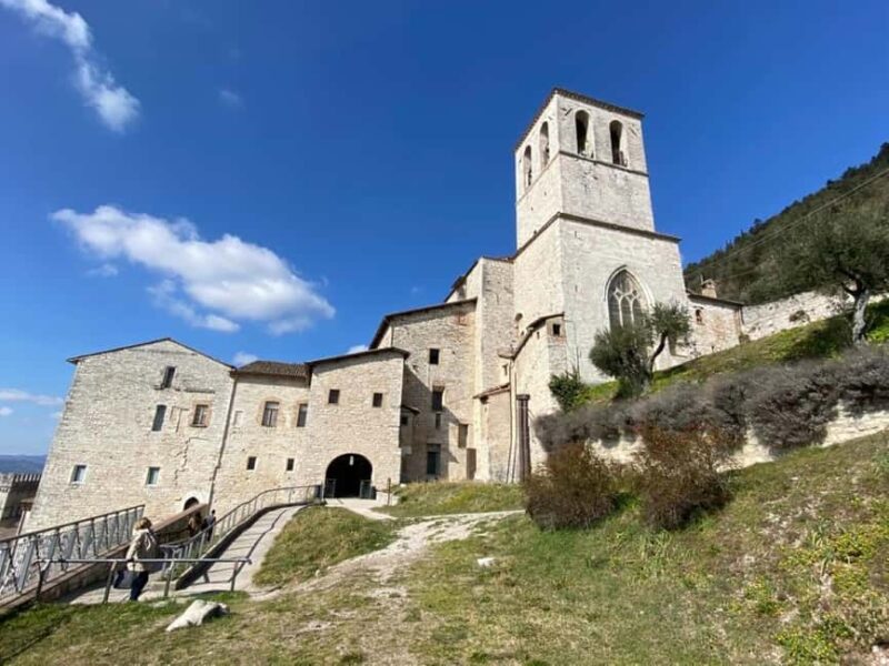 Gubbio guided tour with lunch & Visit of Sant'Ubaldo Church - Discovering the Roman Theater and Santa Maria Nuova