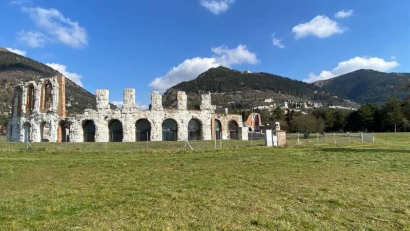 Gubbio guided tour with lunch & Visit of Sant'Ubaldo Church - Walking through Gubbio’s Enchanting Streets