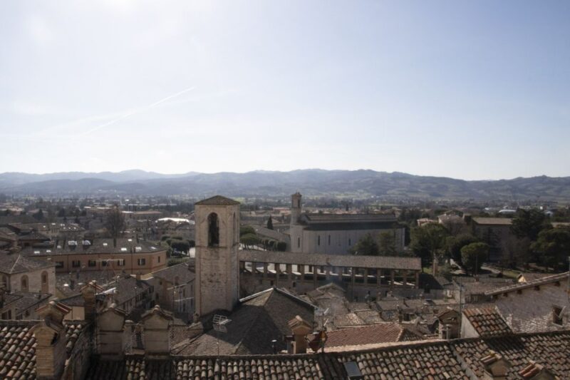 Gubbio: Old Town Guided Walking Tour with Piazza Grande - Practical Details and Considerations
