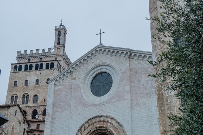 Gubbio: Private walking tour with official guide - Visiting the Gubbio Cathedral and Old Town Highlights