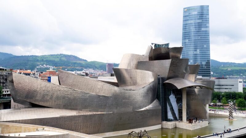 Guggenheim: Art explained by artists - Discover the Guggenheim Museum Bilbao with Art Explained by Artists