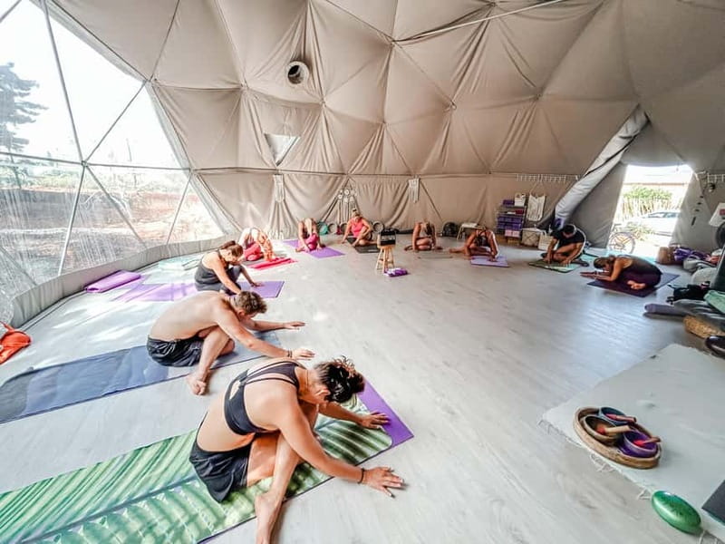 Guia: Albufeira Dome Vinyasa Yoga Classes with Lulushanti - Key Points