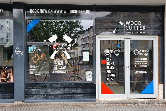 Guided Axe Throwing Experience in Frankfurt Altstadt - Who Will Enjoy This Tour the Most?