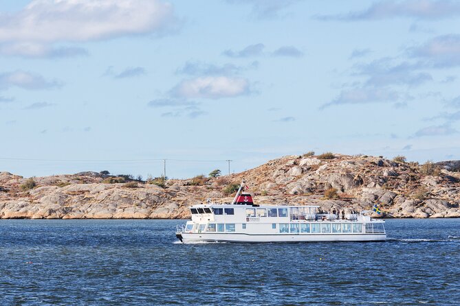 Guided boat tour to Vinga in Gothenburg - Visiting the Vinga lighthouse and other landmarks