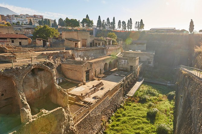 Guided Day Tour of Pompeii and Herculaneum with Light Lunch - The Guide’s Approach and Group Experience