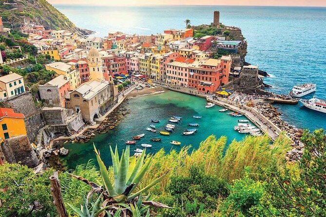Guided Day Tour on Private Boat to Cinque Terre private boat - Food, Drinks, and Onboard Hospitality