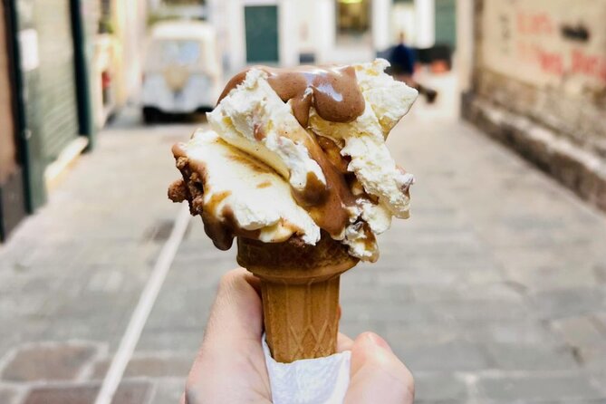 Guided Food Tour with Wine Tastings in Genoa - The Tour Begins at Porta Soprana with a Historic Gateway