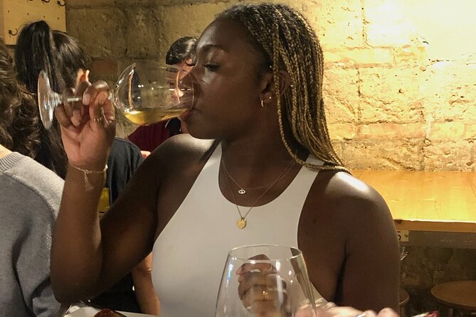 Guided, FUN Wine Tasting with Trivia Games, Napoli - Key Points