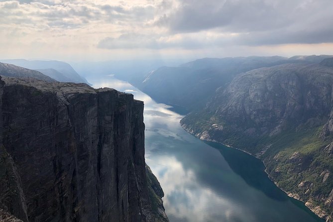 Guided hike to Kjerag and Kjeragbolten - The Trail to Kjeragbolten: A Challenging and Rewarding Hike