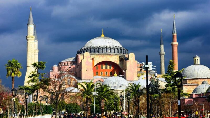 Guided Istanbul Group Tour with Round-trip Transfers - Exploring the Wonders of Hagia Sophia