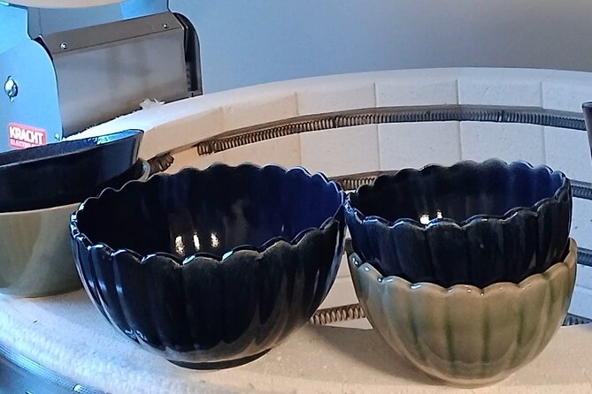 Guided Pottery Workshop on a Turntable in Choorstraat - The Role of the Workshop Master