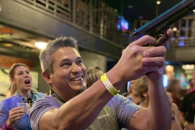 Guided Pub Crawl Walking Tour of Downtown Nashville - The Role of the Tour Guides and Group Size