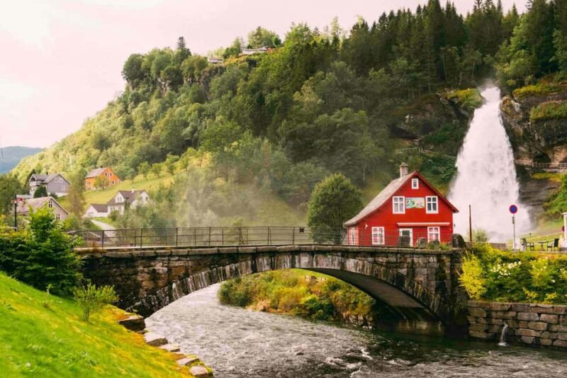 Guided tour: Hardangerfjord, Waterfalls and Ferry crossing - Walk Behind the Fabulously Accessible Steinsdalsfossen