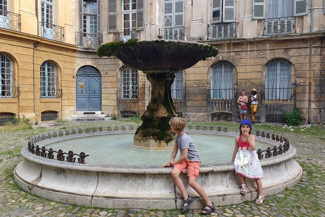 Guided Tour in Aix-en-Provence: Historical Old City - Exploring the Old City and Tasting Local Delights