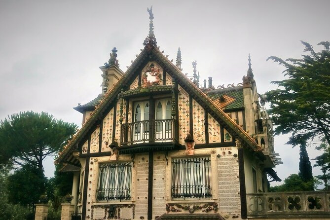 Guided Tour in an Old Convertible Car on the Côte de Nacre - Lion-sur-Mer: Streets and the Town Hall