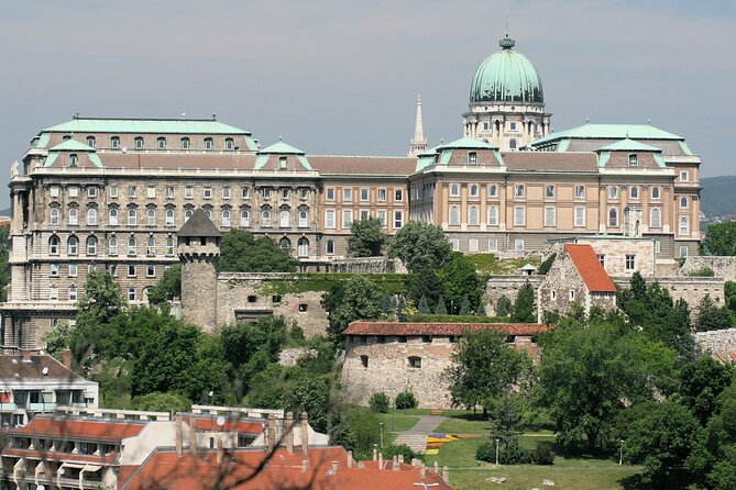 Guided Tour in Budapest Castle District - The Guides: Knowledgeable, Friendly, and Engaging