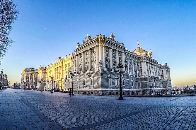 Guided Tour in Madrid's Royal Palace - Visitor Experience and Walkthrough of the Construction and History