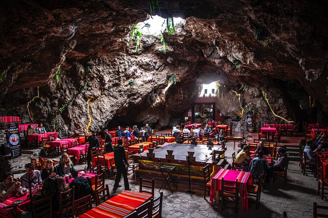 Guided tour in Teotihuacan + breakfast in Cueva + Transportation CDMX - Key Points