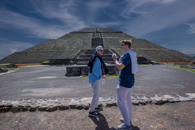 Guided tour in Teotihuacan + breakfast in Cueva + Transportation CDMX - Return Journey to Mexico City