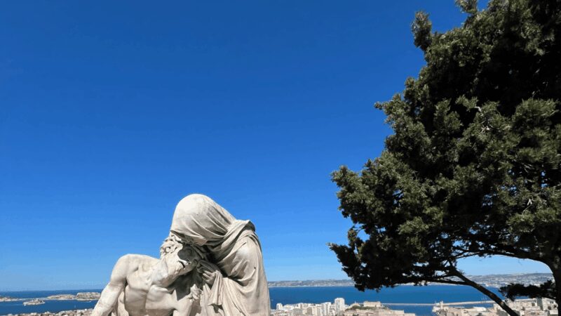 Guided tour in the heart of Marseille! - Exploring Marseille with a Skilled Guide in 4.5 Hours