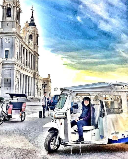 Guided Tour in Tuk Tuk around Madrid - Marveling at Madrid’s Artistic and Botanical Treasures