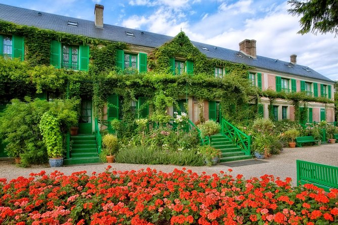 Guided tour Monet's house and gardens/small group - Discover Monet’s House and Gardens in Giverny for $67.34