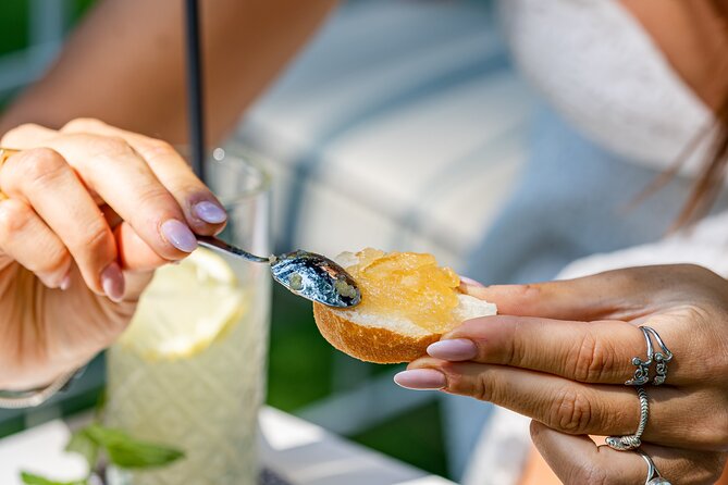 Guided tour of a historic lemon grove in Sorrento - Key Points