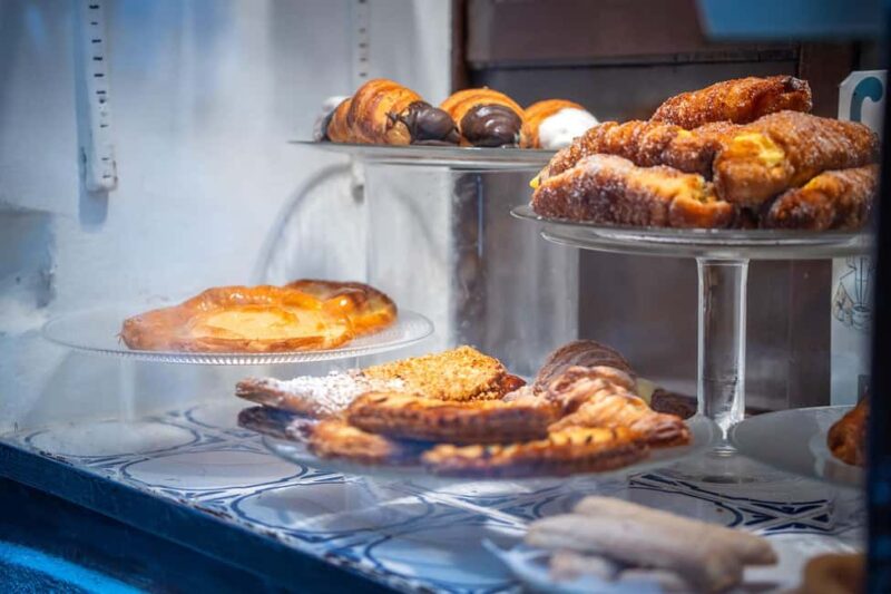 Guided tour of Barcelona in French (Old Town & Instagram spots) - Why This Tour Stands Out in Barcelona