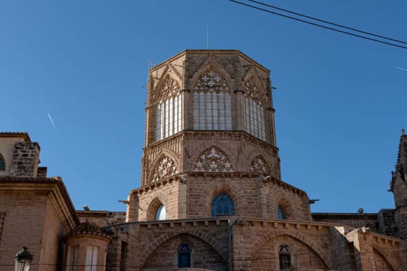 Guided tour of downtown Valencia + Silk Exchange - Valencia’s Religious Heart at Plaza de la Virgen