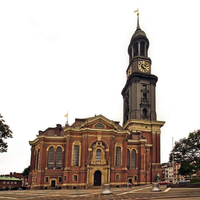 Guided tour of Hamburg - Learning About Hamburg’s Architectural Charm at the City Hall