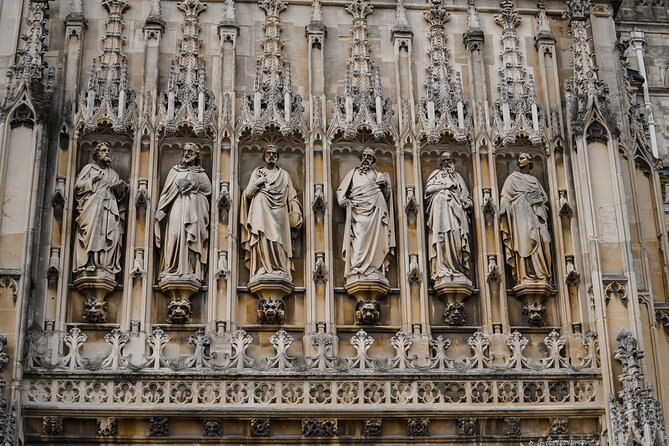 Guided Tour of Harry Potter Film Locations of Lacock & Cotswolds - Comfort and Convenience with Wi-Fi and Modern Transport