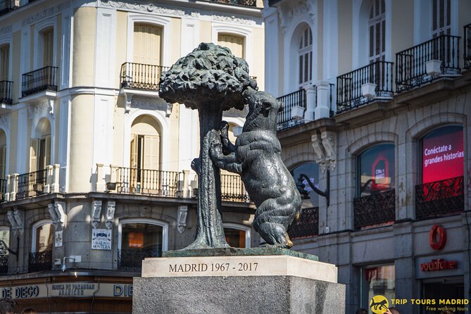 Guided Tour of Madrid of the Austrias and the Historic Center - Enjoying the Vibrant Atmosphere at Mercado San Miguel