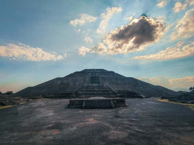 Guided tour of Mexico City: Teotihuacan, Guadalupe, and the Mexica city of Tlatelolco - Discover the Depths of Mexico Citys History in a Full-Day Tour