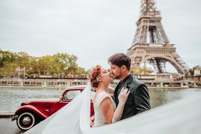 Guided tour of Paris in Citroën Traction Avant or DS 21 - Unique Aspects That Set This Tour Apart