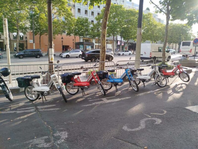 Guided tour of Paris on an electric Peugeot 103 moped - Key Points