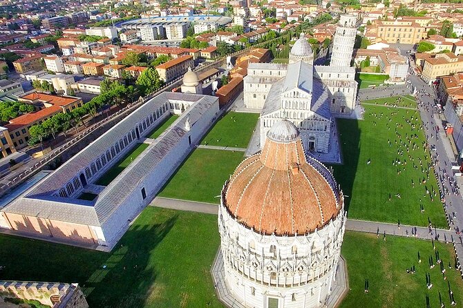 Guided tour of Piazza dei Miracoli in Pisa - The Benefits of a Passionate Guide and Anecdotal Insights
